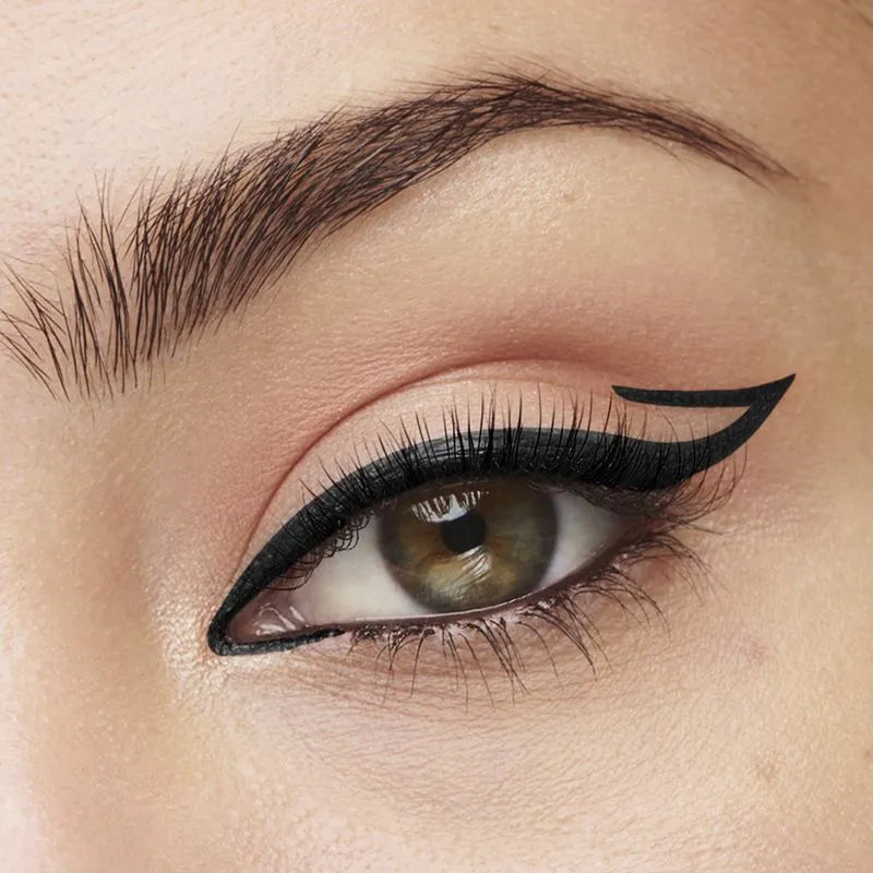 Delineador de Ojos Punta Plumón Studio Look Cyzone 1 ml