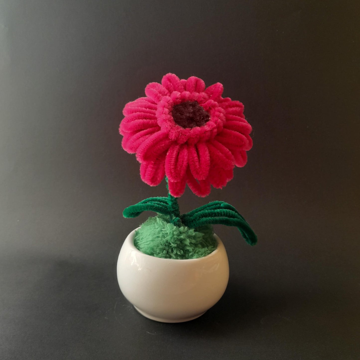 Maceta Gerbera Suave – Flor artesanal hecha a mano
